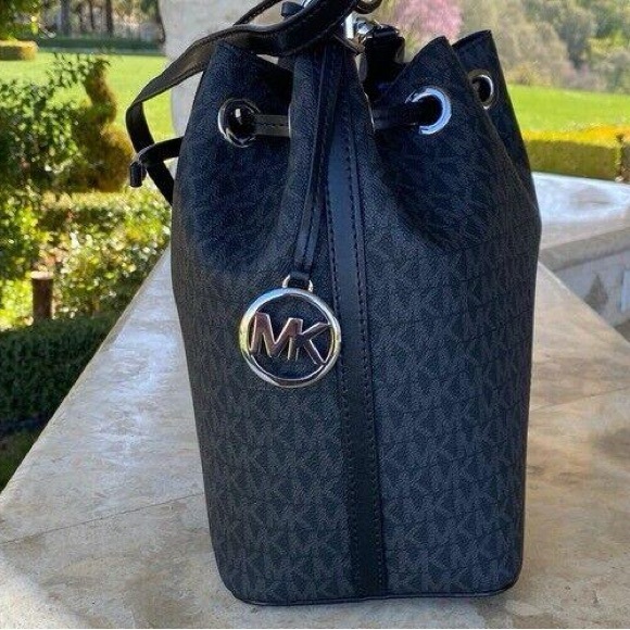 Michael Kors Eden Medium MK Logo PVC Leather Bucket Bag - Picture 2 of 5